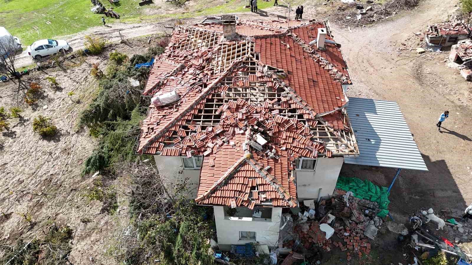 Ankara’da fırtınada hasar gören bölge görüntülendi