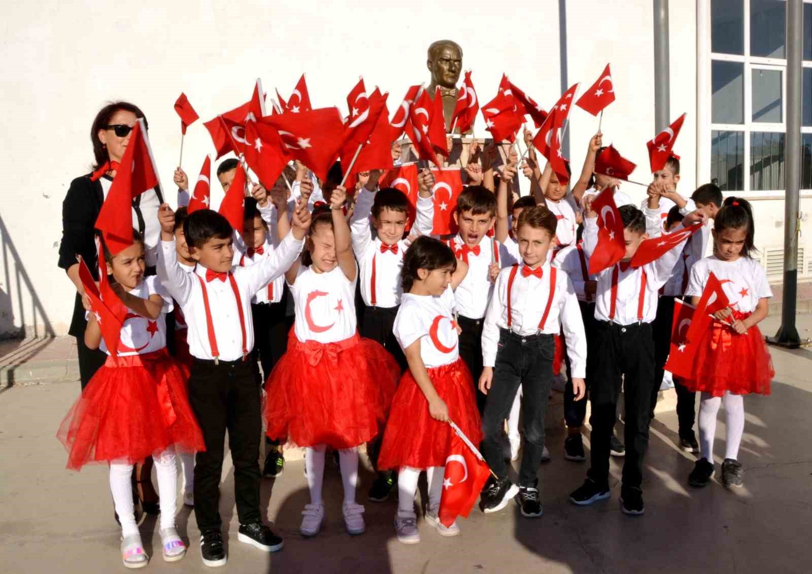 Okullarda cumhuriyet coşkusu
