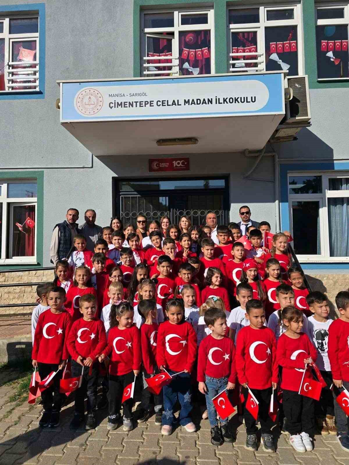 Cumhuriyet Bayramı&rsquo;nda &ccedil;ocuklara lokma hayrı
