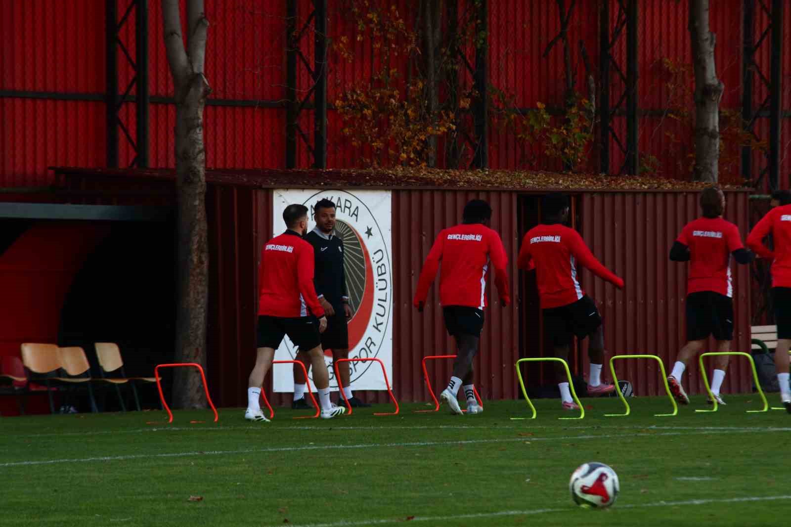 Volkan Demirel: "Gençlerbirliği ruhunu iliklerime kadar hissettim"