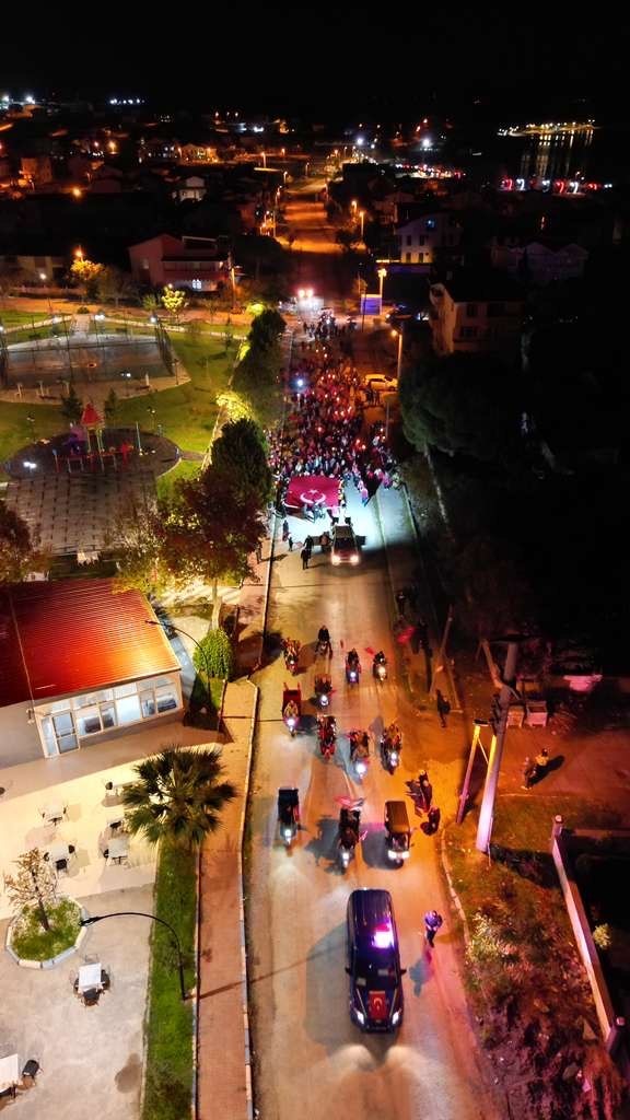 Karabiga&rsquo;da 29 Ekim Cumhuriyet Y&uuml;r&uuml;y&uuml;ş&uuml; Coşkusu
