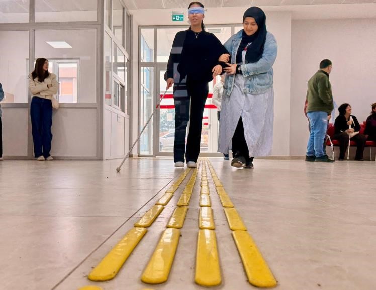 BŞE&Uuml;&rsquo;de engelliler i&ccedil;in farkındalık adımı

