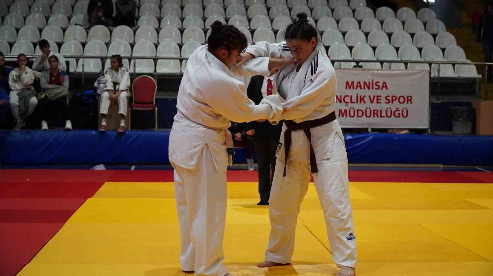 Manisa’da okul sporları heyecanı judo ile başladı