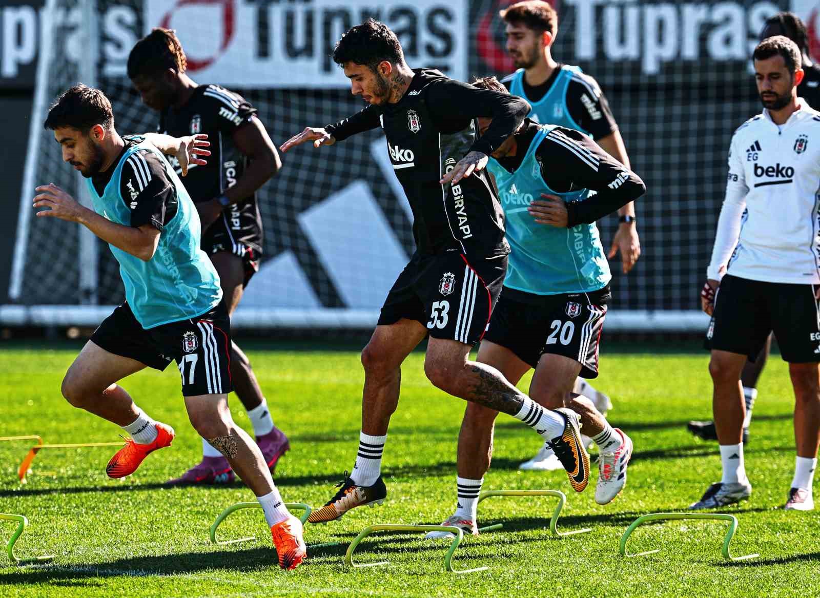 Beşiktaş’ta Rafa Silva takımla çalışmalara başladı