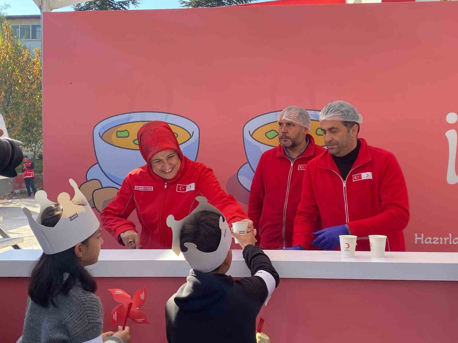 Türk Kızılay Başkanı Yılmaz: "(Gazze’ye insani yardım) Açık olduğu müddetçe içeriye insani yardım göndermeye devam edeceğiz"
