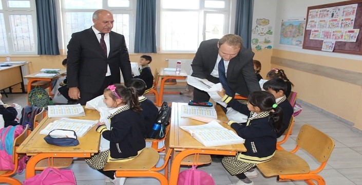 Kaymakam Koşansu: "Öğrencilerimiz için elimizden geleni yapıyoruz"
