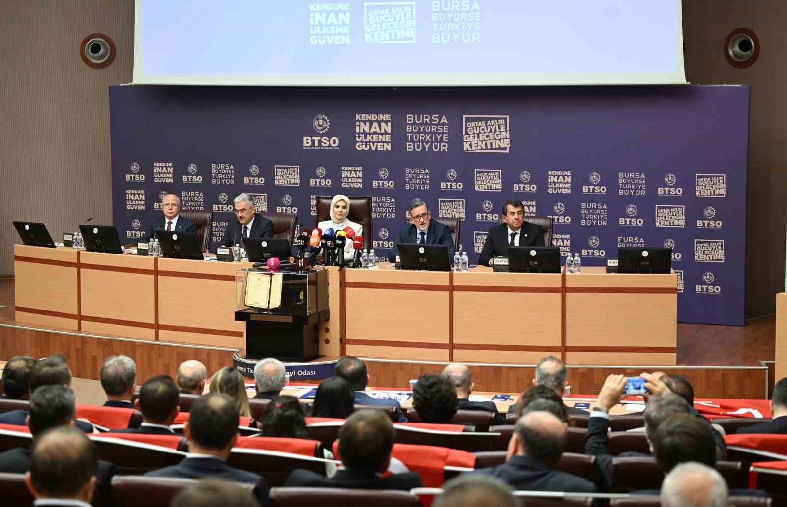 Bakan G&ouml;ktaş: "Aile dinamik n&uuml;fus yapısını korumak, savunma sanayi kadar stratejik &ouml;neme sahiptir"
