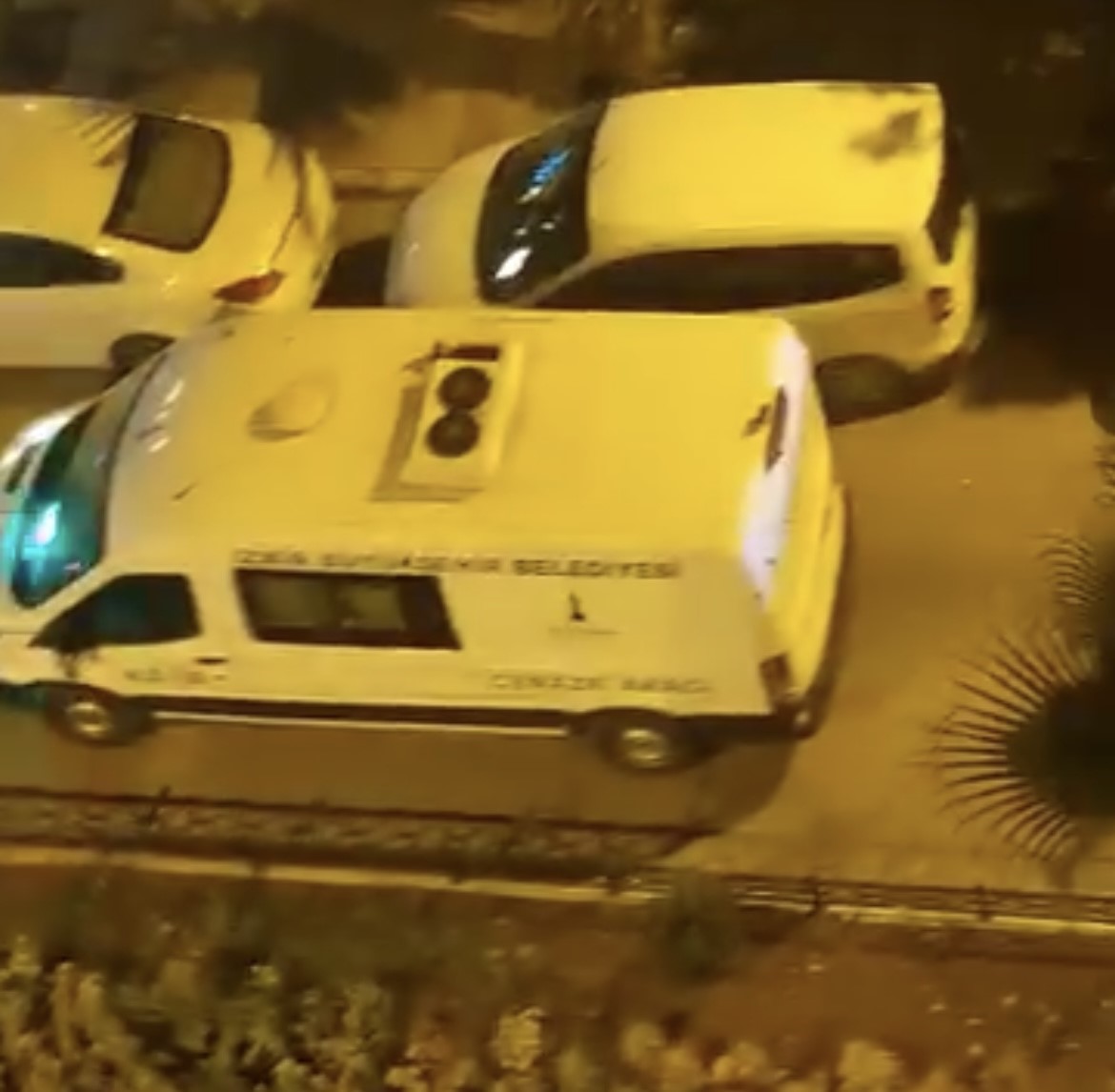 Uydu tamircisi apartman boşluğuna d&uuml;şerek hayatını kaybetti
