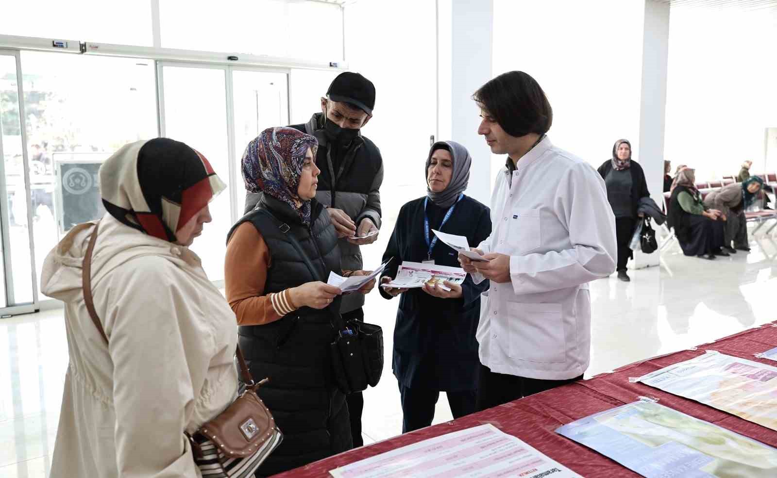 ERÜ Hastanelerinden, Meme Kanseri Farkındalık Standı
