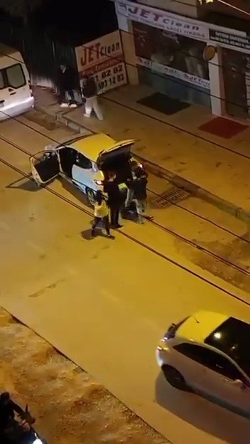 Bursa&rsquo;da tartıştığı kadını yerde s&uuml;r&uuml;kledi: O anlar kamerada
