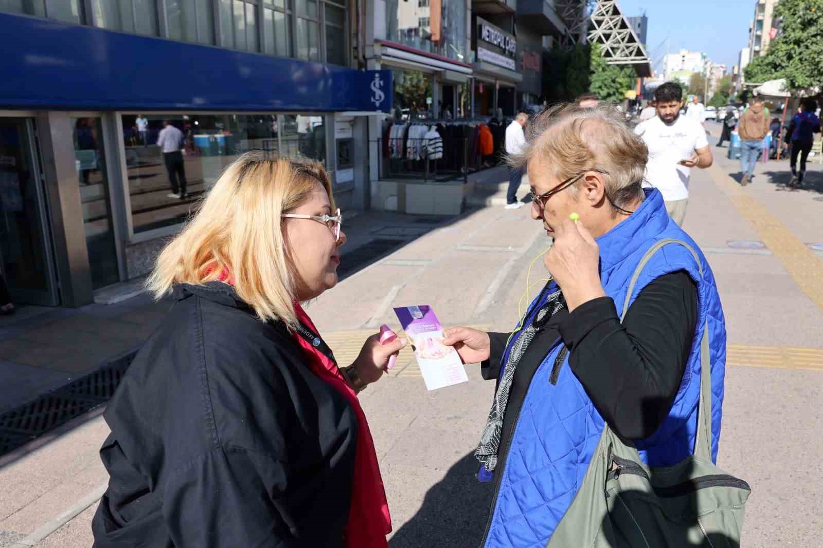 Akdeniz Belediyesinden ’meme kanseri farkındalığı’ için pembe kurdele
