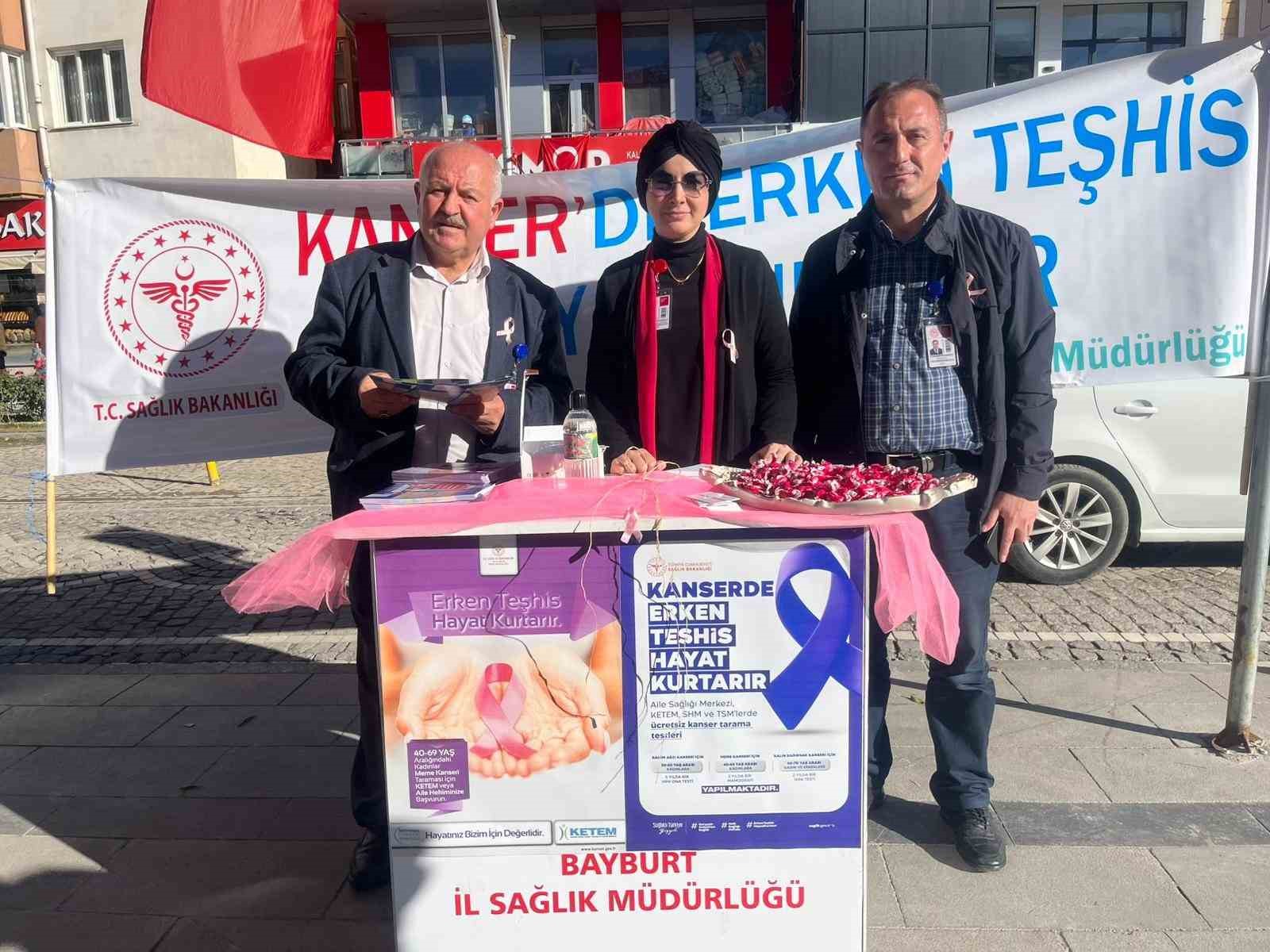Bayburt’ta vatandaşlar ‘Erken Teşhis Hayat Kurtarır’ standında bilgilendiriliyor
