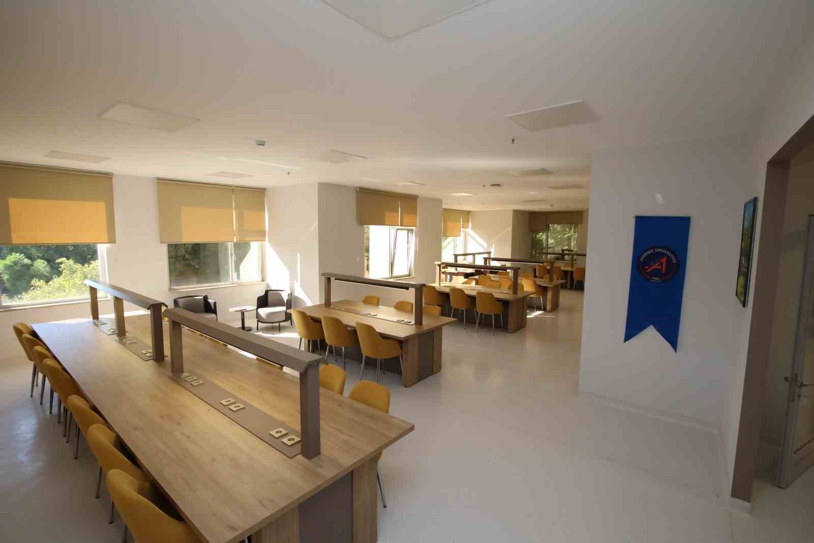 Akdeniz Üniversitesi Kütüphanesi yüzde 30 büyüdü
