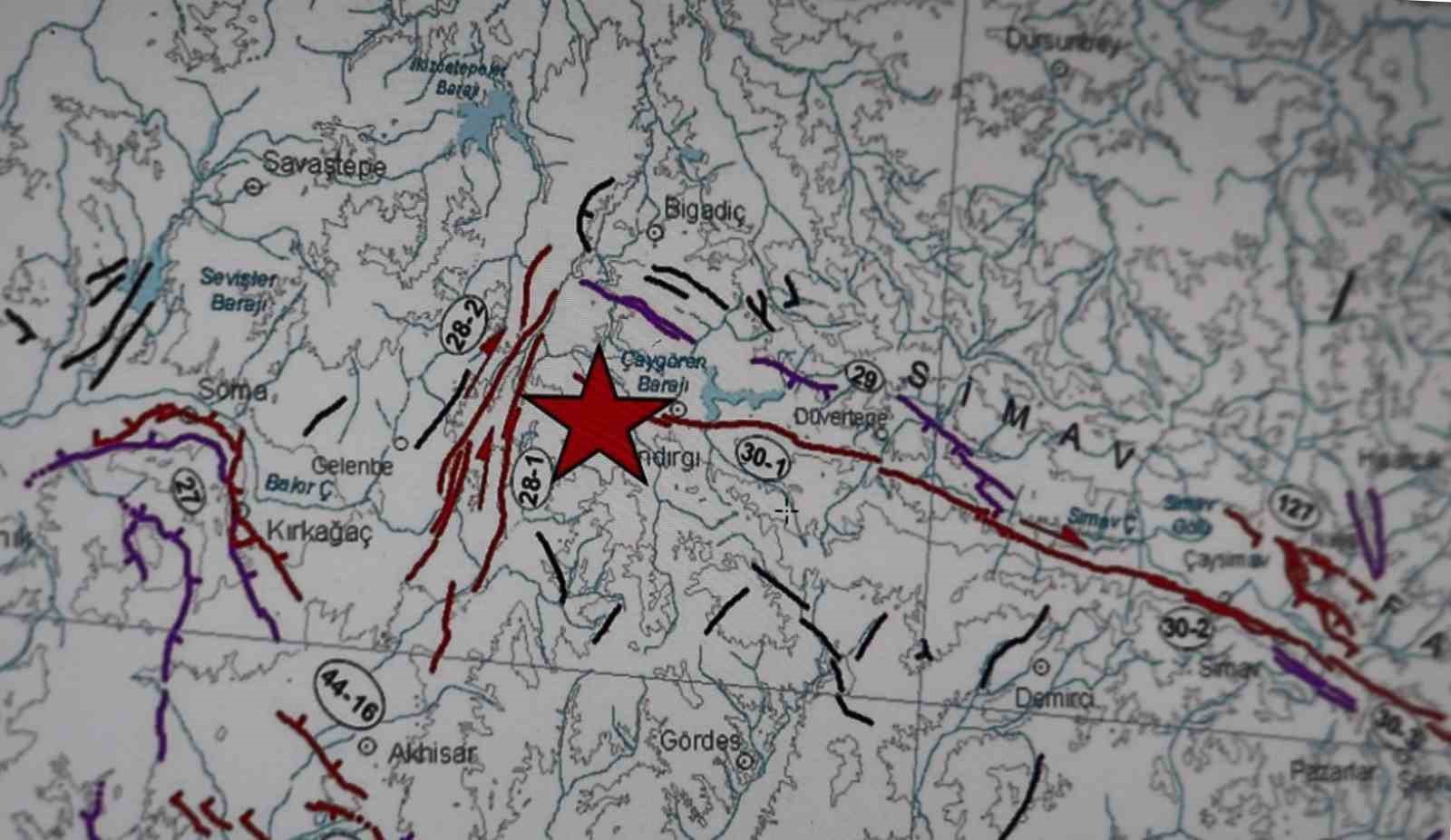 Jeoloji Uzmanı Prof. Dr.  Ercan Aksoy: Sındırgı’da 14 binin üzerinde deprem yaşandı
