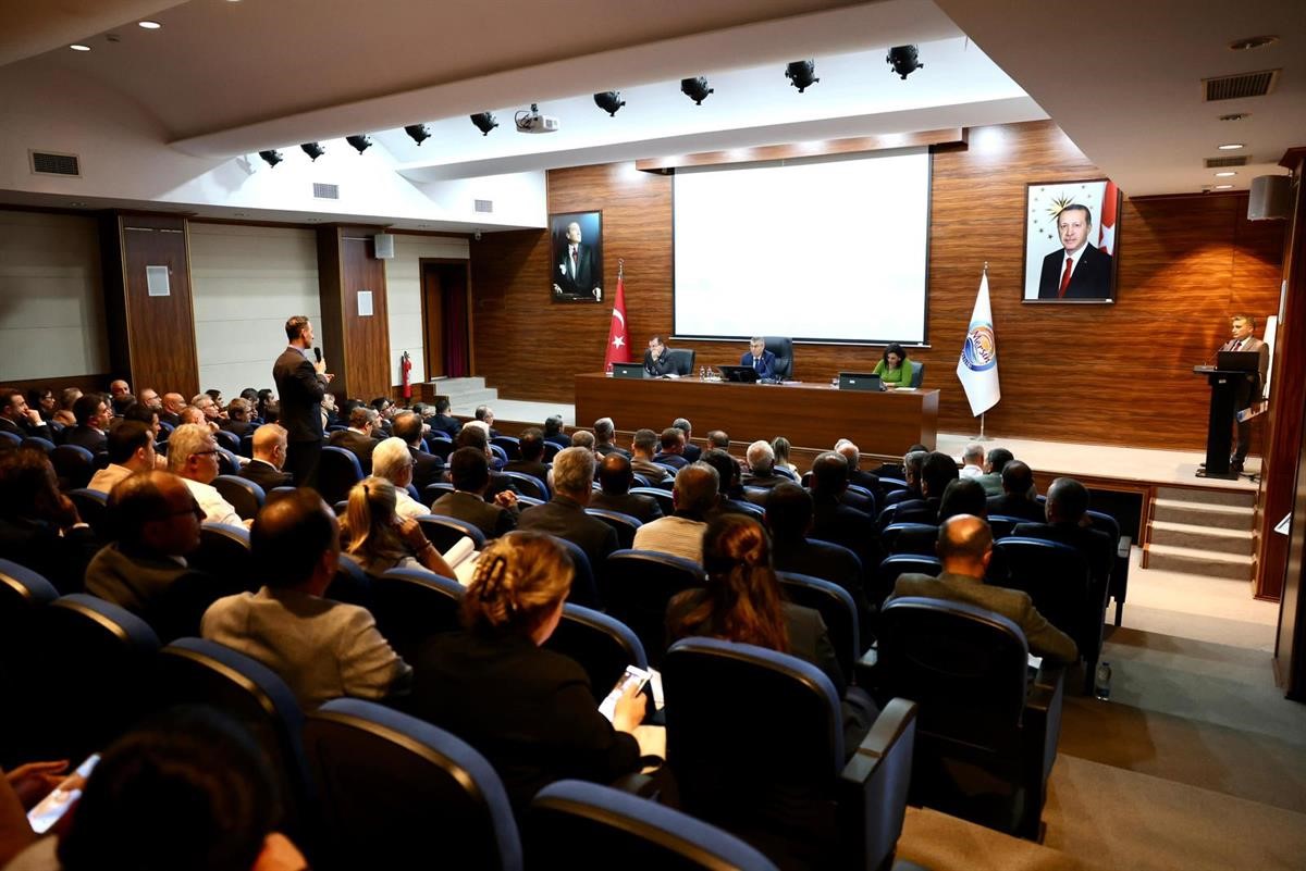 Vali Toros: "Mersin&rsquo;de 240 milyar TL&rsquo;lik yatırım devam ediyor"
