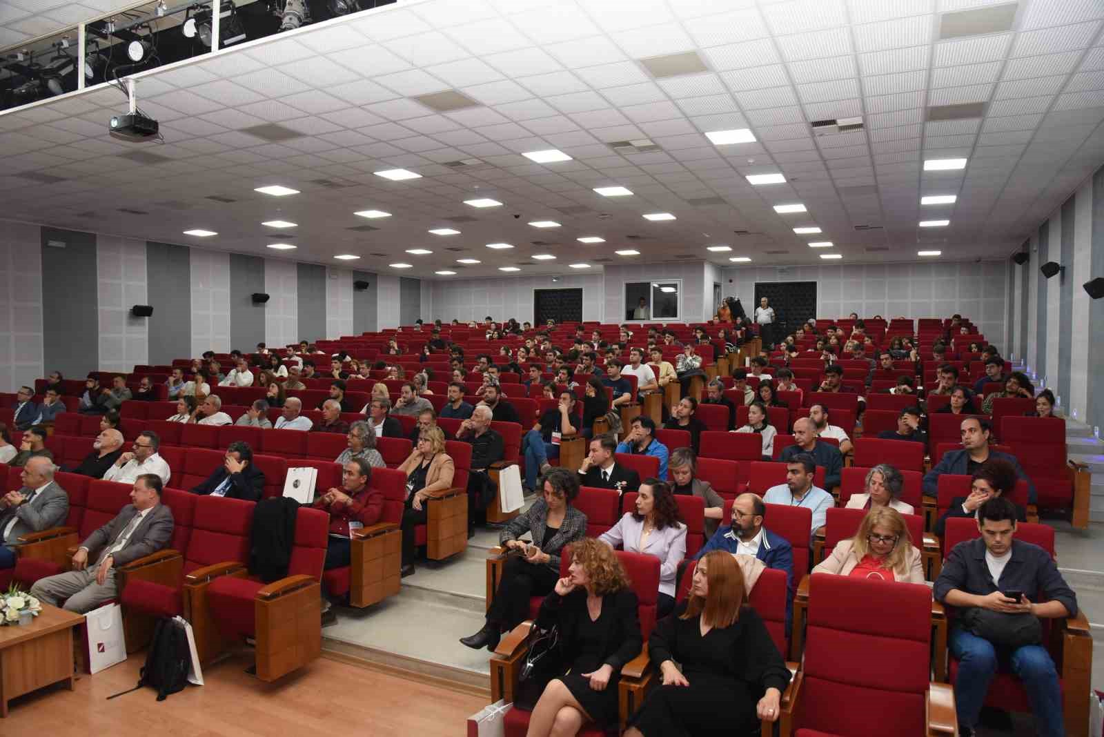 İzmir, iki önemli "Balıkçılık" toplantısına ev sahipliği yaptı
