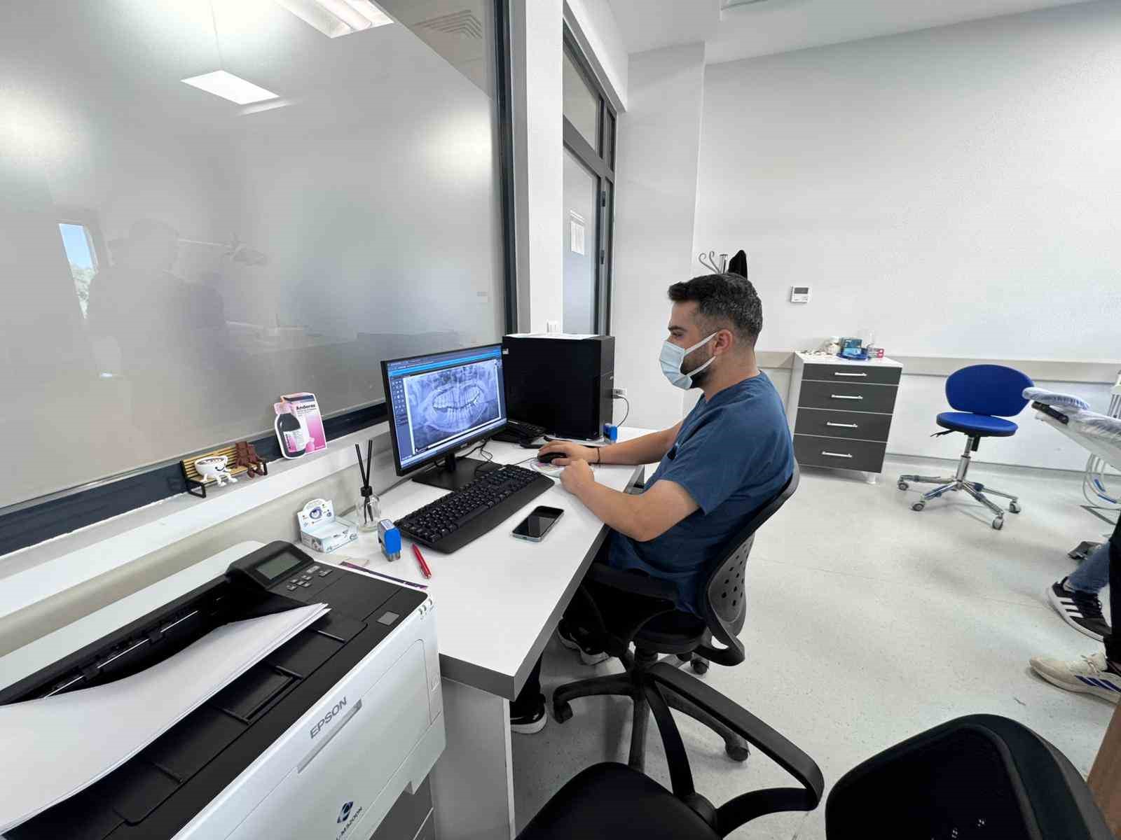 Nusaybin’de diş sağlığında yeni dönem: Protez laboratuvarı hizmete girdi
