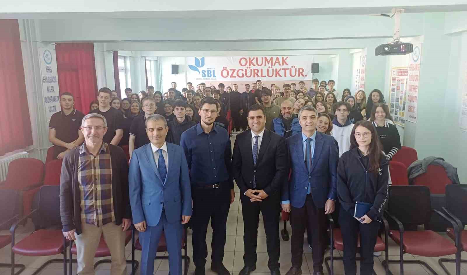 Dijital d&uuml;nyada girişimcilik, yenilik ve s&uuml;rd&uuml;r&uuml;lebilirlik konuları masaya yatırıldı
