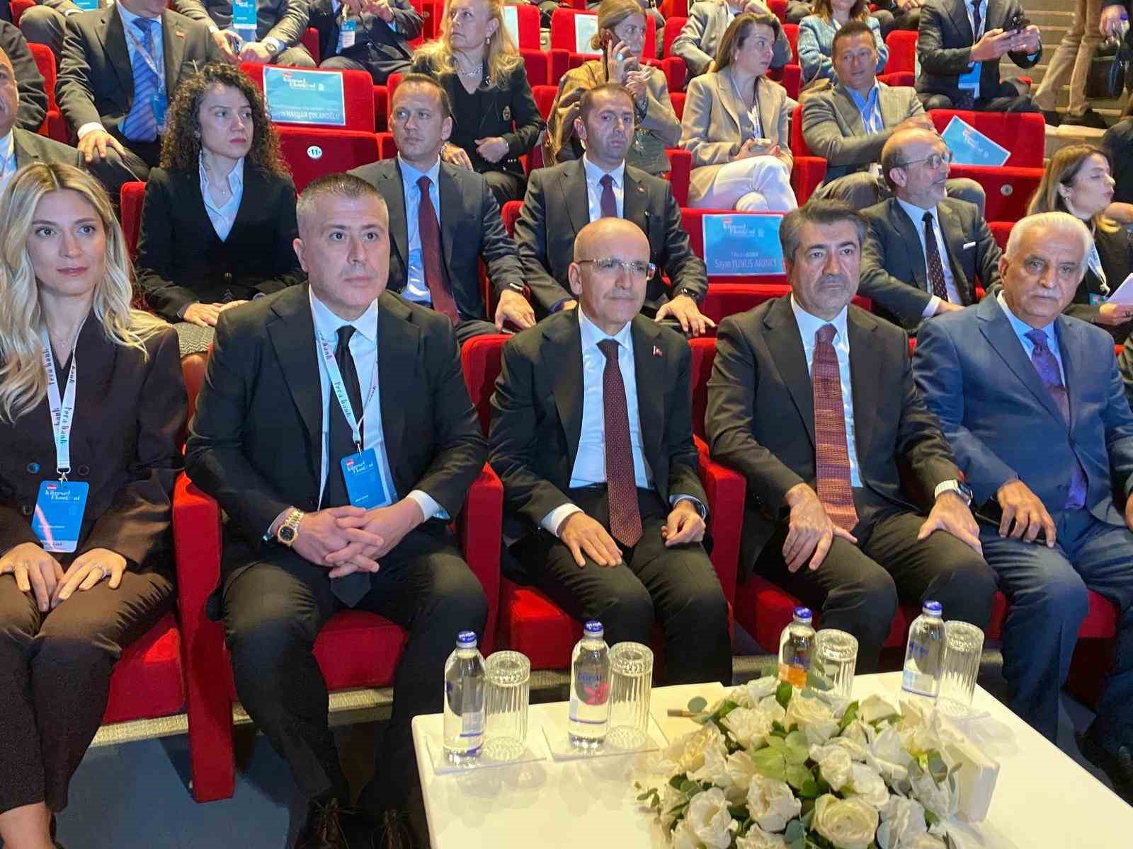 Bakan Şimşek: "2026 yılında dezenflasyonu g&uuml;&ccedil;l&uuml; bir şekilde devam ettireceğiz"
