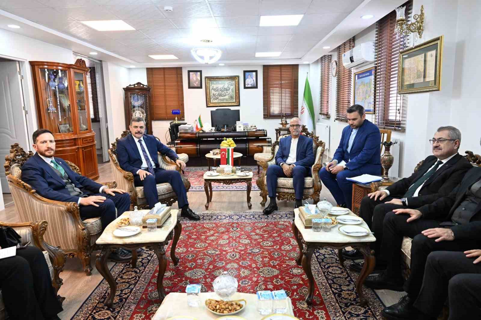 Vali Çiftçi’den iade-i ziyaret
