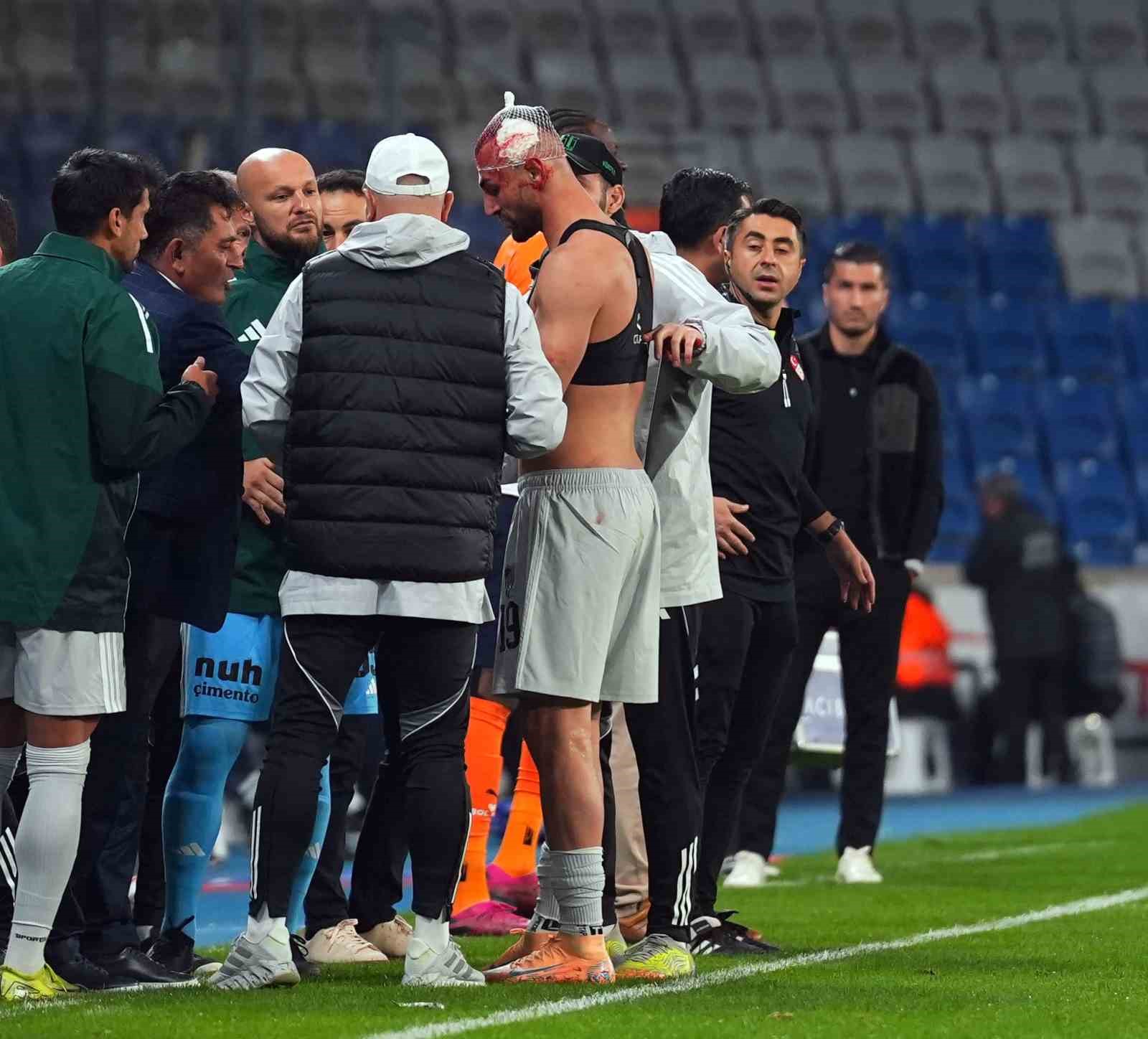 Trendyol Süper Lig: RAMS Başakşehir: 0 - Kocaelispor: 0 (Maç devam ediyor)