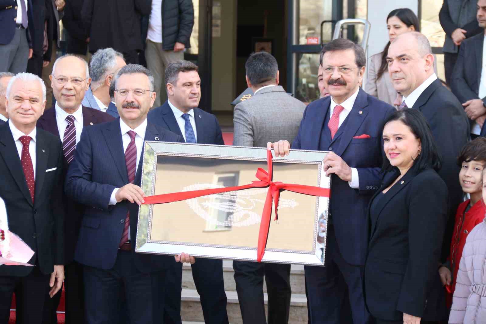 TOBB Başkanı Hisarcıklıoğlu: "Toplam 55 milyar lira küçük ölçekteki düşük faizli kredi üyelerimize ulaştı"
