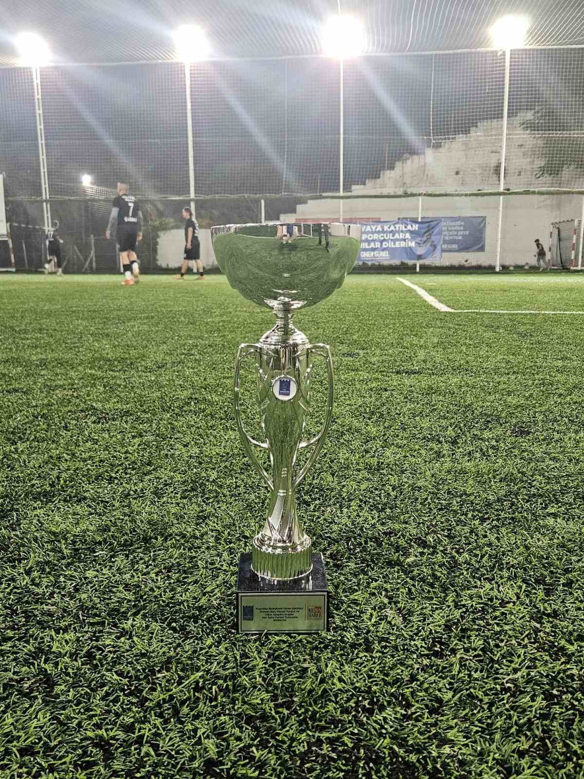 Kuşadası Belediyesi Görev Şehitleri Turnuvası’nda şampiyon Kotan FK oldu