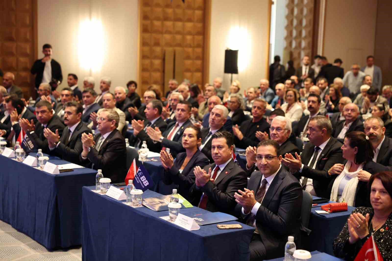 Başkan Aras: "Bizler günü kurtaran değil, yarını kuran işler için çalışacağız"
