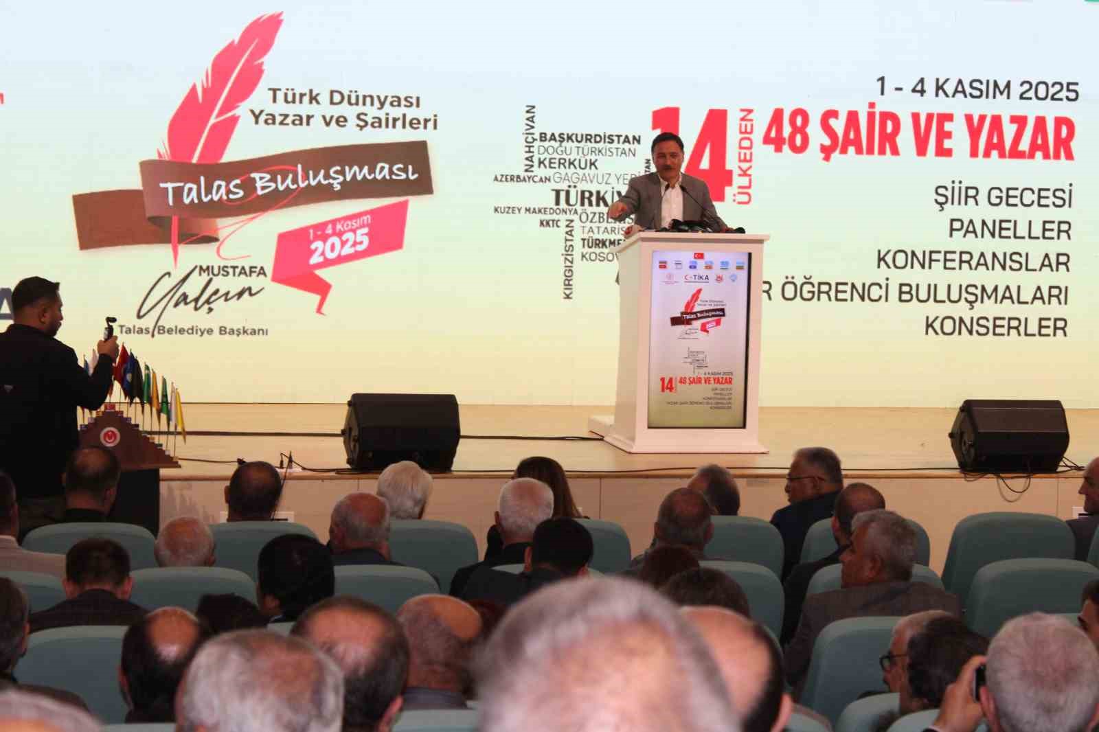 Kayseri Valisi Gökmen Çiçek "Bu bayrakların olduğu coğrafyada yaşayan hiç kimse kendini göçmen hissetmez"
