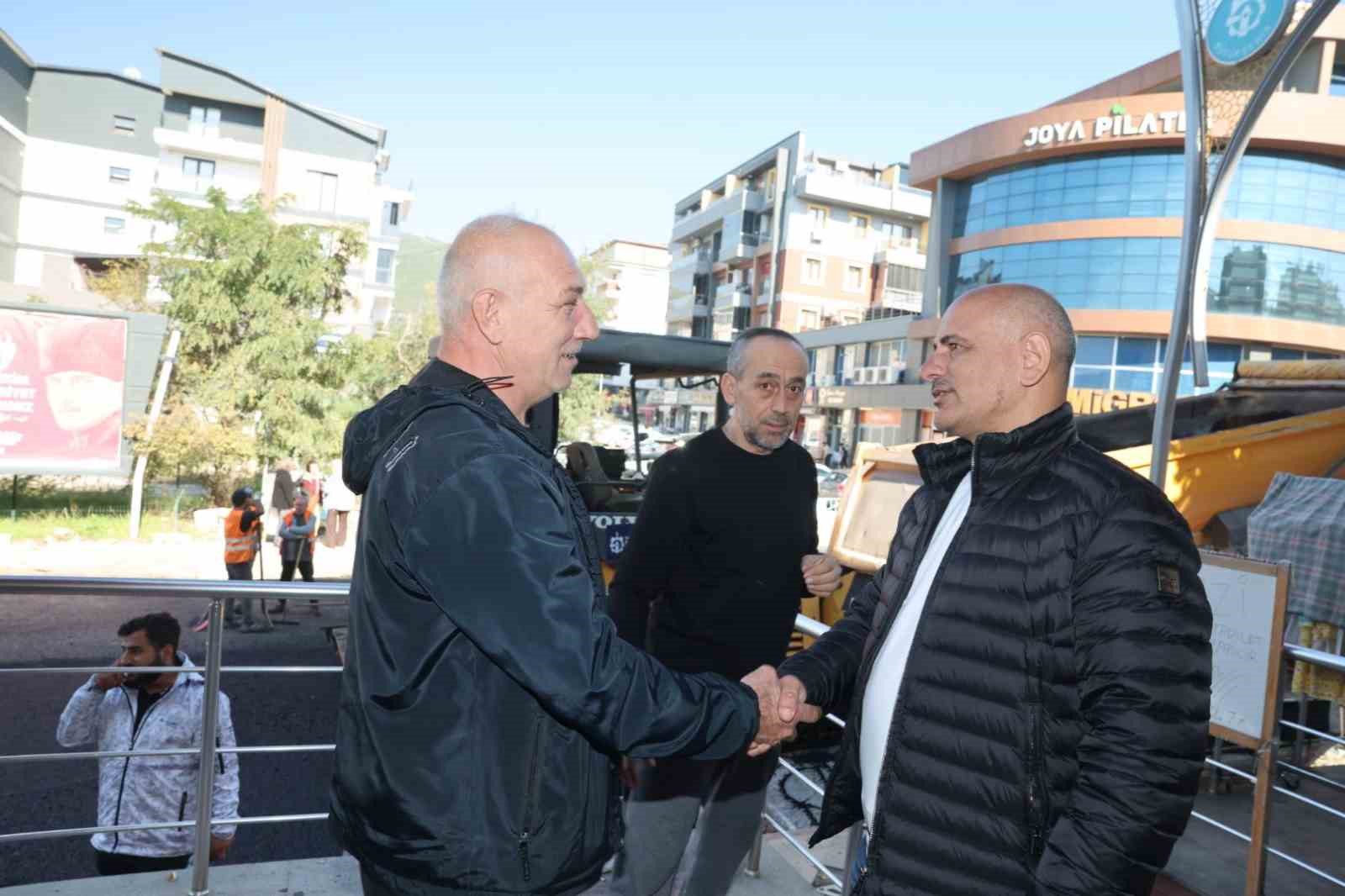 Körfez’de hafta sonu asfalt mesaisi
