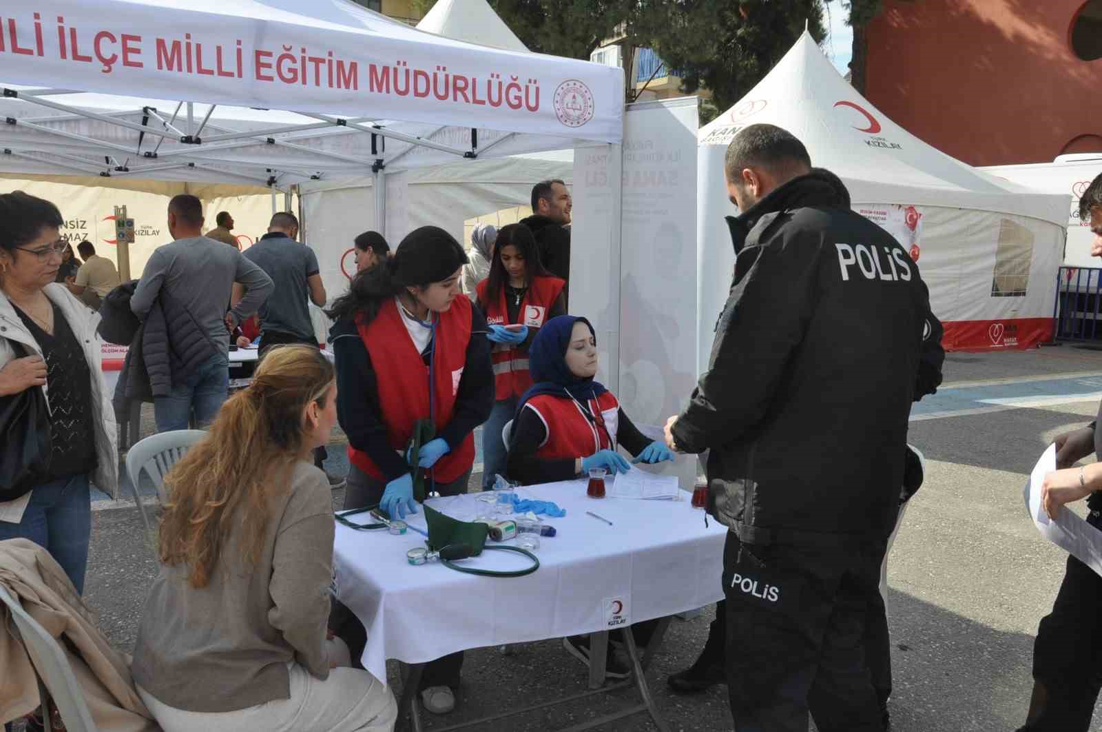Salihli’den Kızılay’a rekor kan bağışı
