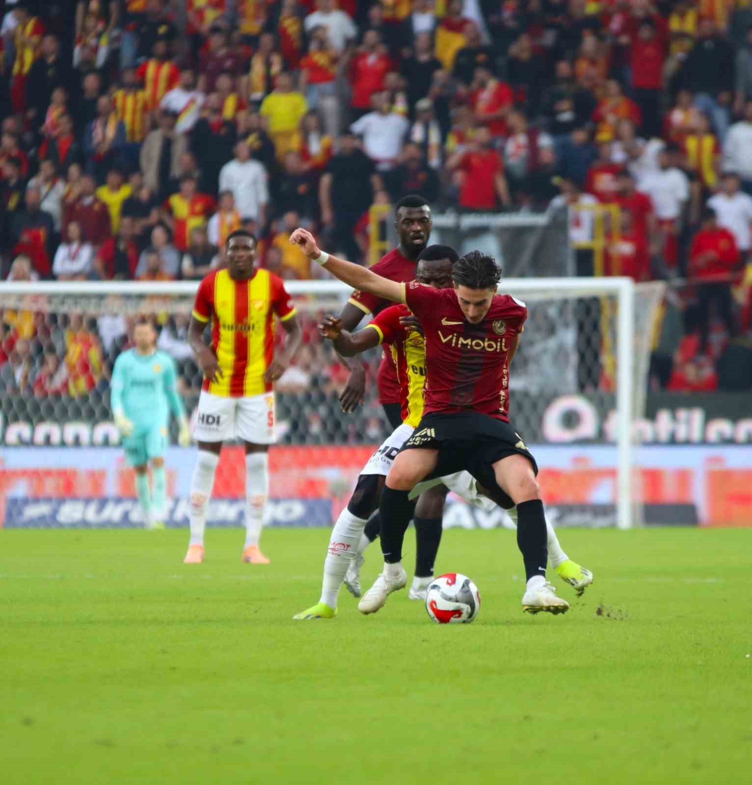 Trendyol Süper Lig: Göztepe: 1 - Gençlerbirliği: 0 (İlk yarı)