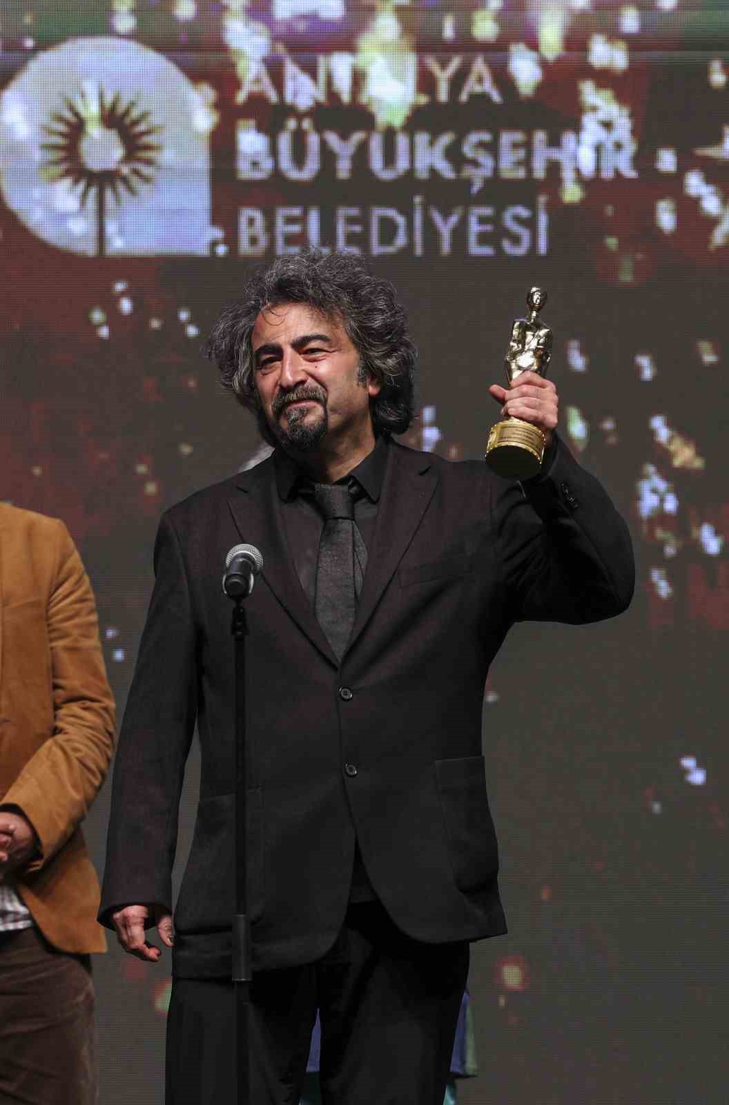 62. Altın Portakal&rsquo;a &lsquo;Tavşan İmparatorluğu&rsquo; 7 &ouml;d&uuml;lle damga vurdu
