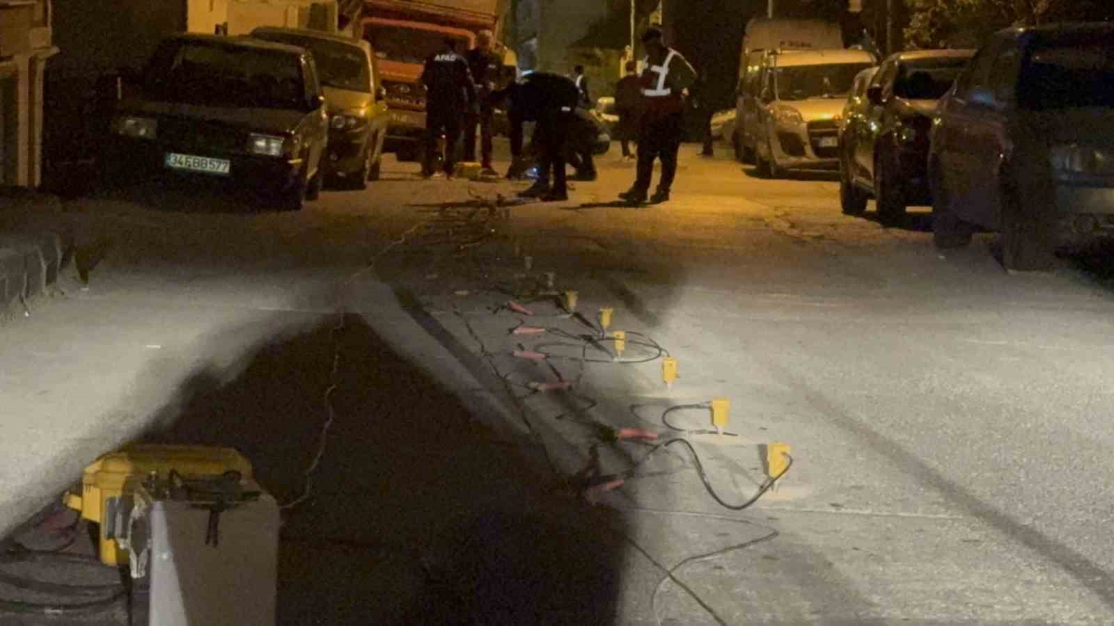 Gebze’de 7 katlı binanın çökmesinin ardından zeminin tomografisi santim santim çekiliyor
