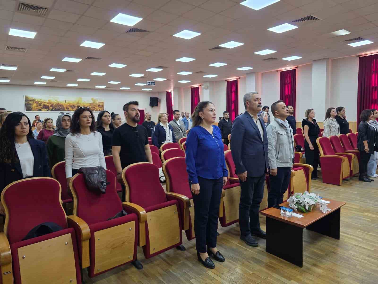 Efeler’de öğretmenler proje üretimi için bir araya geldi
