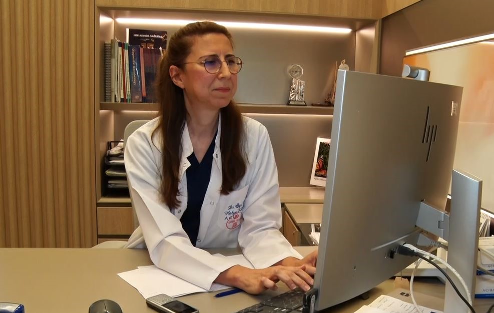 Enfeksiyon vakalarında hareketlilik yaşanırken uzmanlar uyardı: "Lütfen hastane dışında damardan takviye kullanmayalım"
