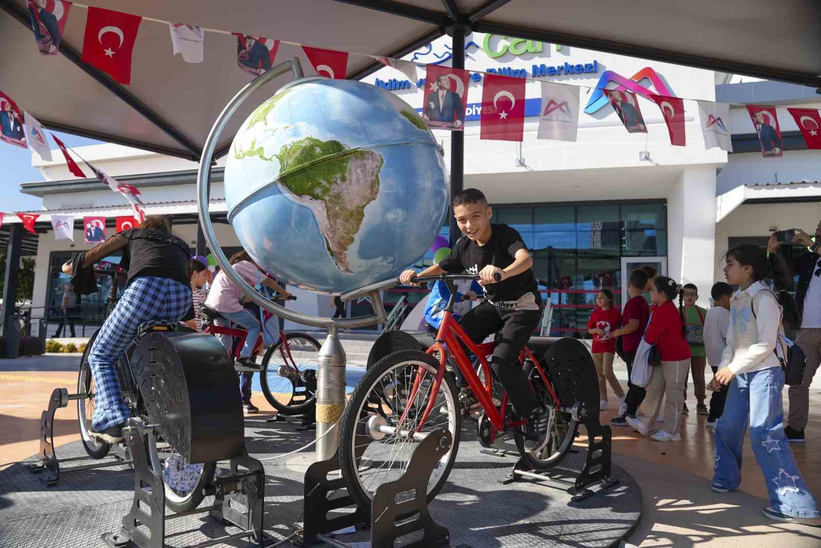 Mersin&rsquo;de &ccedil;ocuklar ve gen&ccedil;ler i&ccedil;in bilim dolu g&uuml;n
