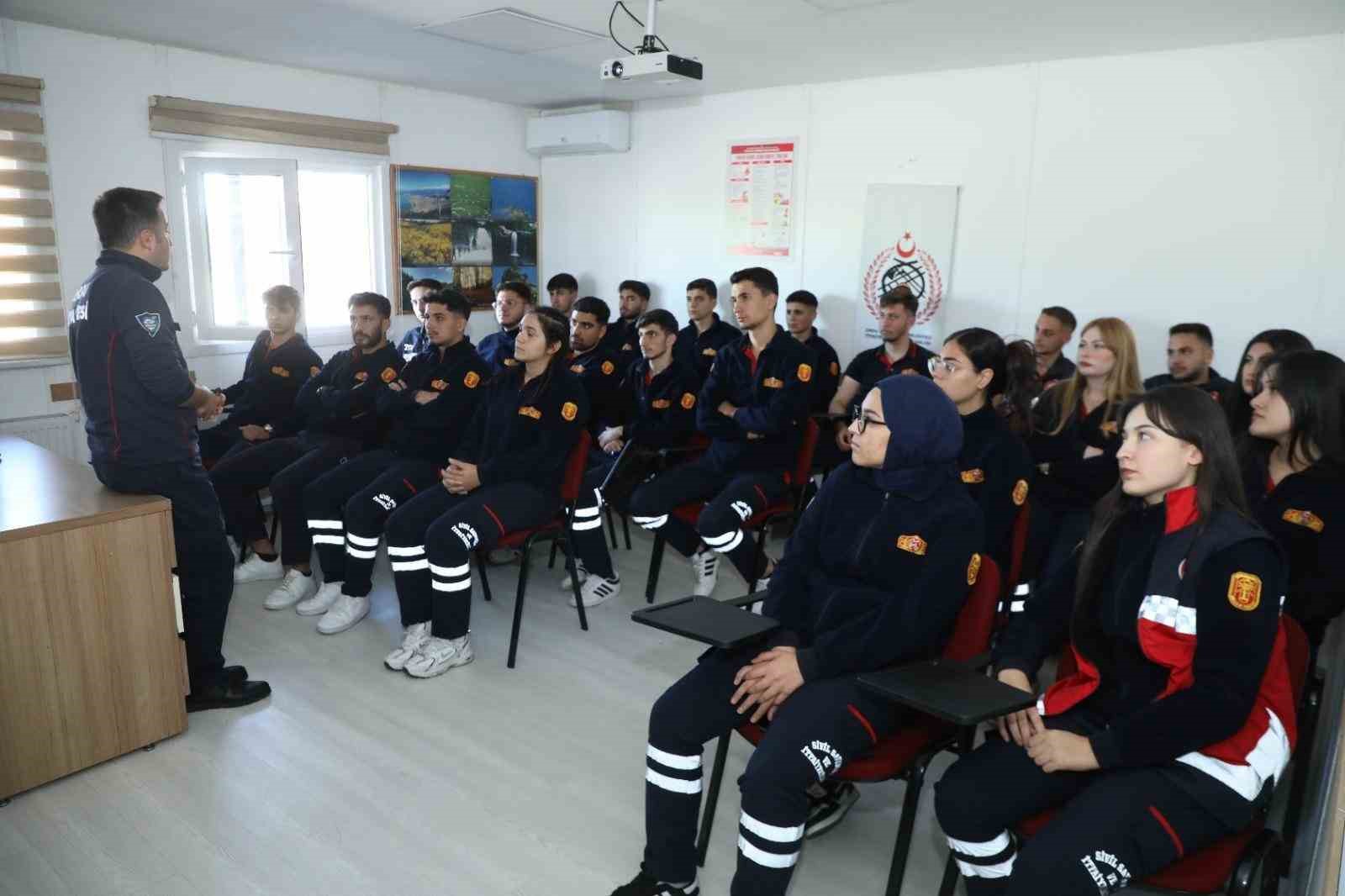 Geleceğin itfaiyecileri OBİTEM’de eğitim aldı