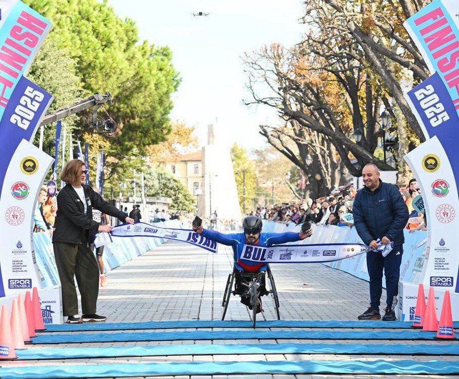 Bağcılar Belediyesi sporcuları İstanbul Maratonu&rsquo;nda şampiyon oldu
