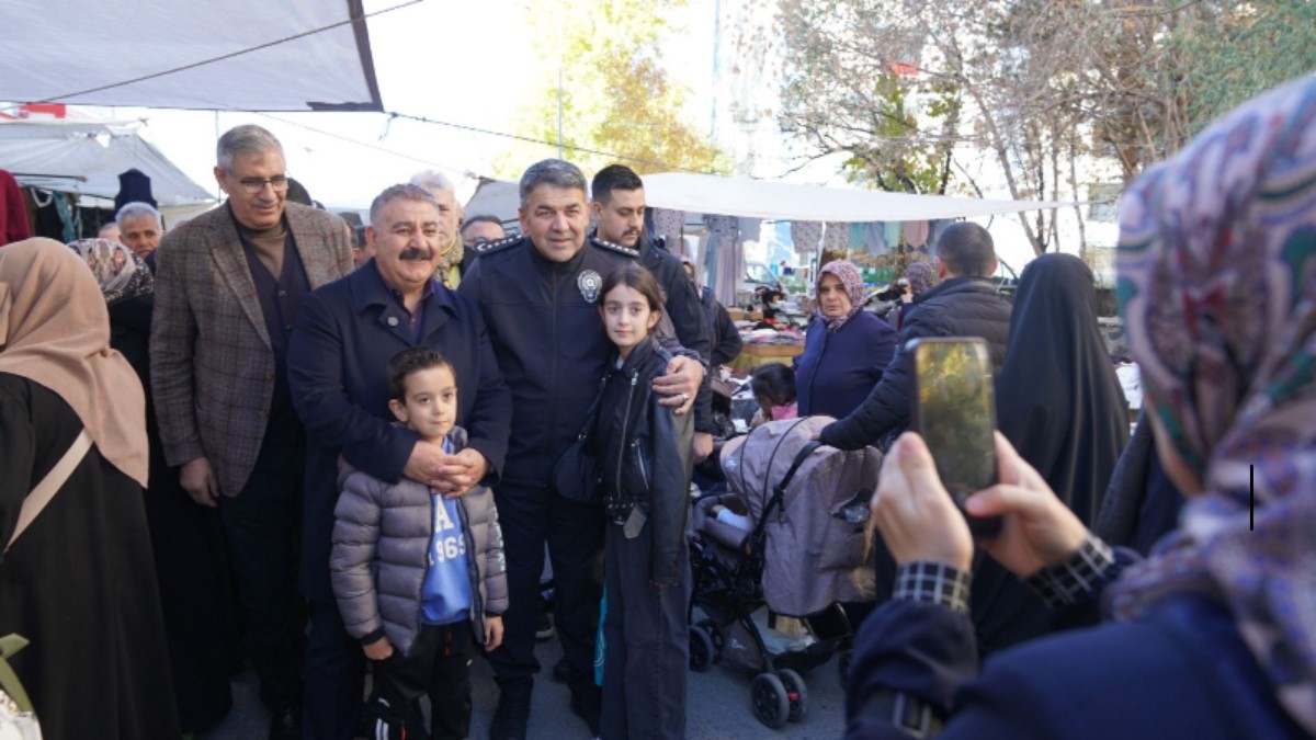 Başkan Sunar ve İl Emniyet Müdürü Karaburun’dan pazar denetimi
