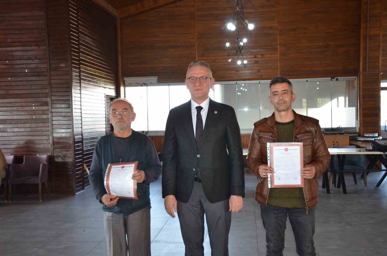 Tavşanlı Küçük Sanayi Sitesi’nde tapu sevinci
