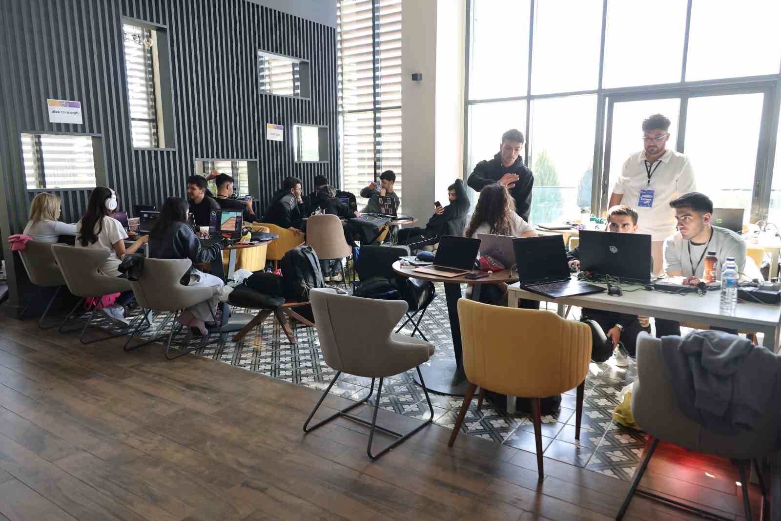 "HKÜ Game Jam 2025"te 120 oyun geliştiricisi buluştu
