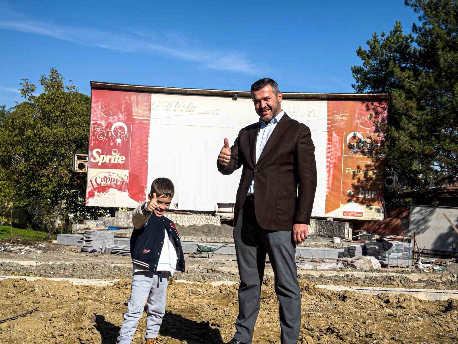 Başkan Çetinkaya, Yenişehir Açık Hava Sineması’ndaki çalışmaları inceledi
