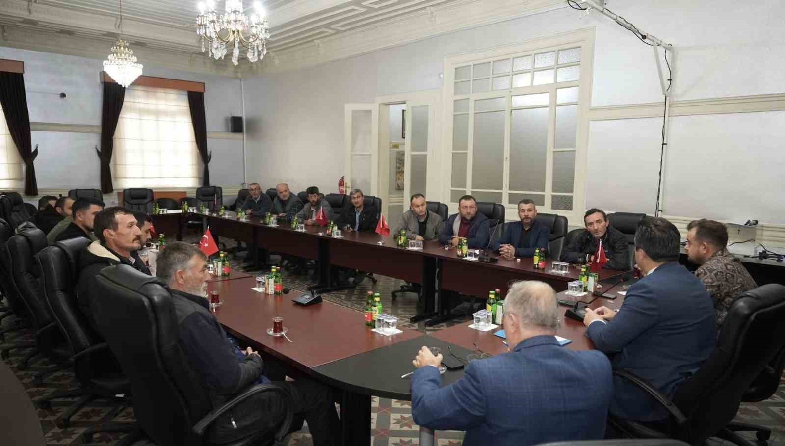 Başkan Özel, "Mahallelerimizi halkımız ile el ele geliştiriyoruz"
