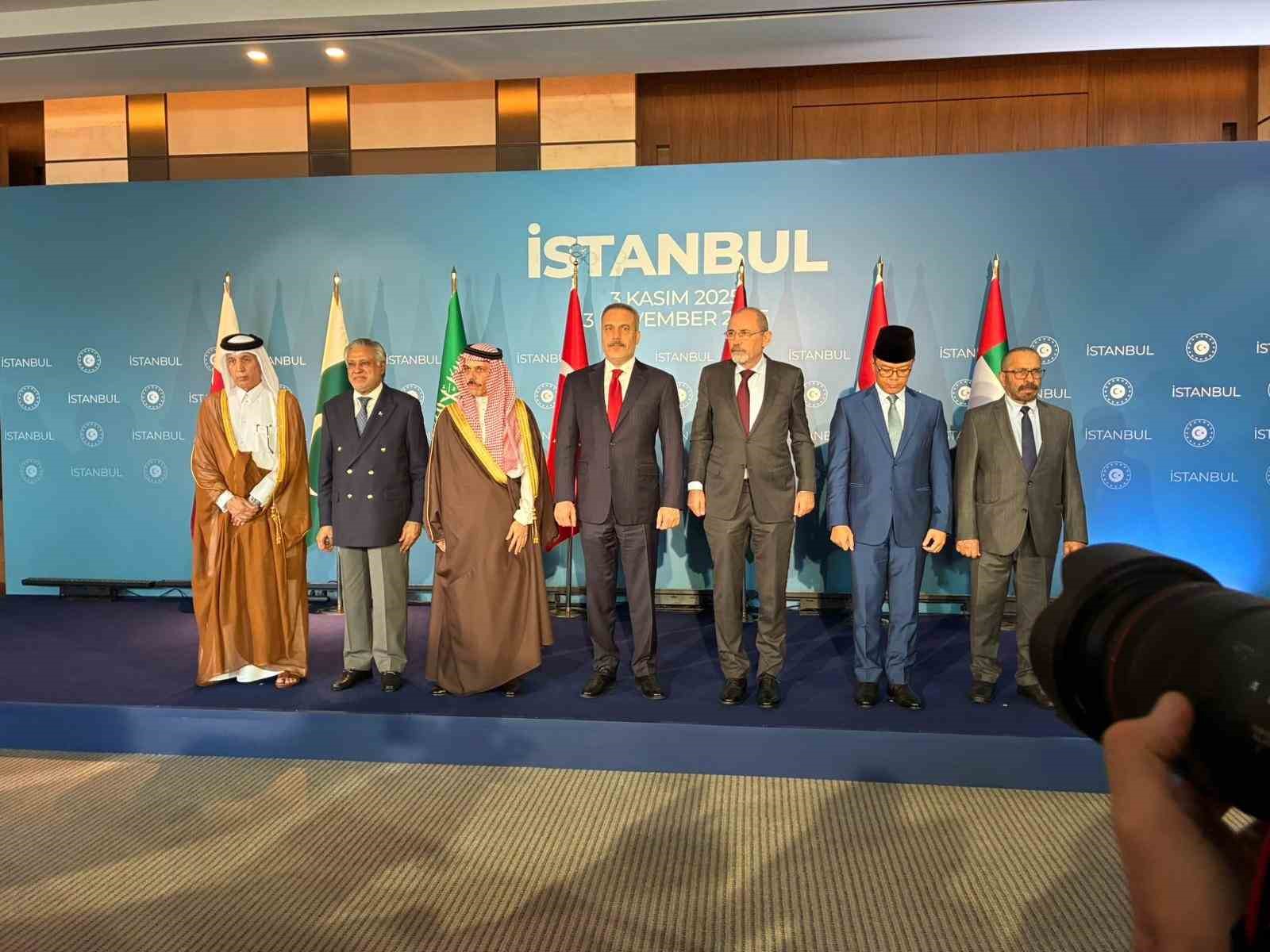 İstanbul&rsquo;daki kritik Gazze toplantısı başladı
