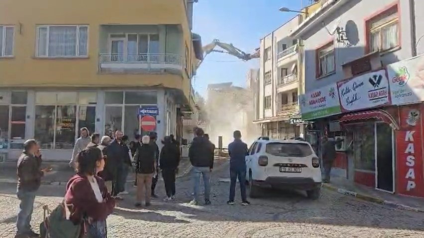 Balıkesir Sındırgı'da 4.9 büyüklüğünde deprem
