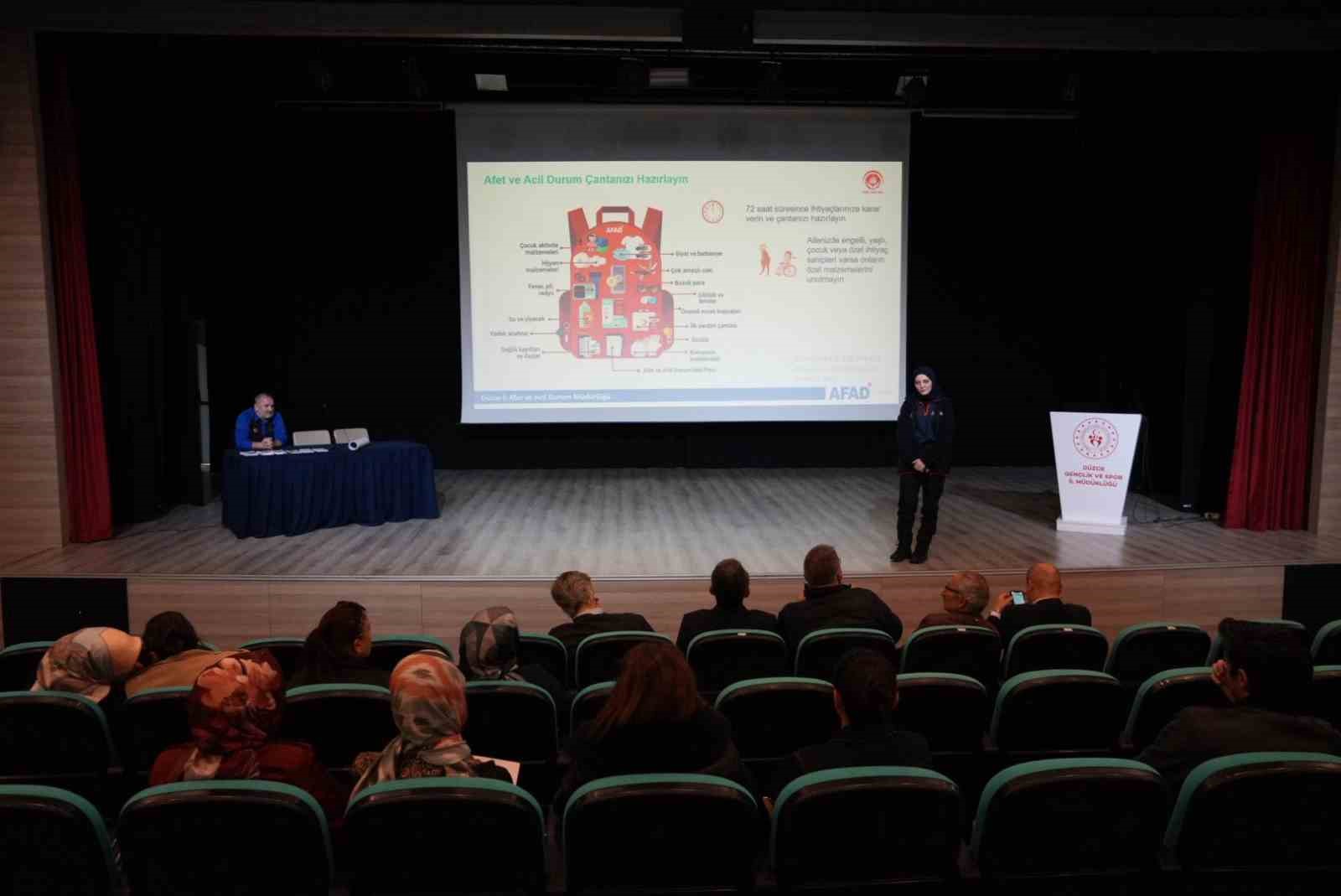 AFAD’dan sivil savunmacılara eğitim
