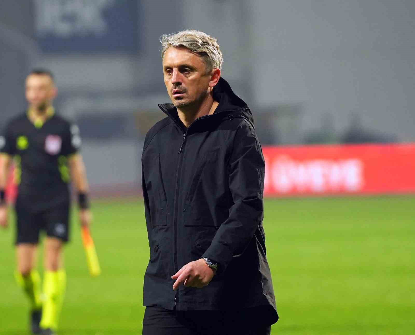 Trendyol Süper Lig: Eyüpspor: 0 - Antalyaspor: 0 (İlk yarı)