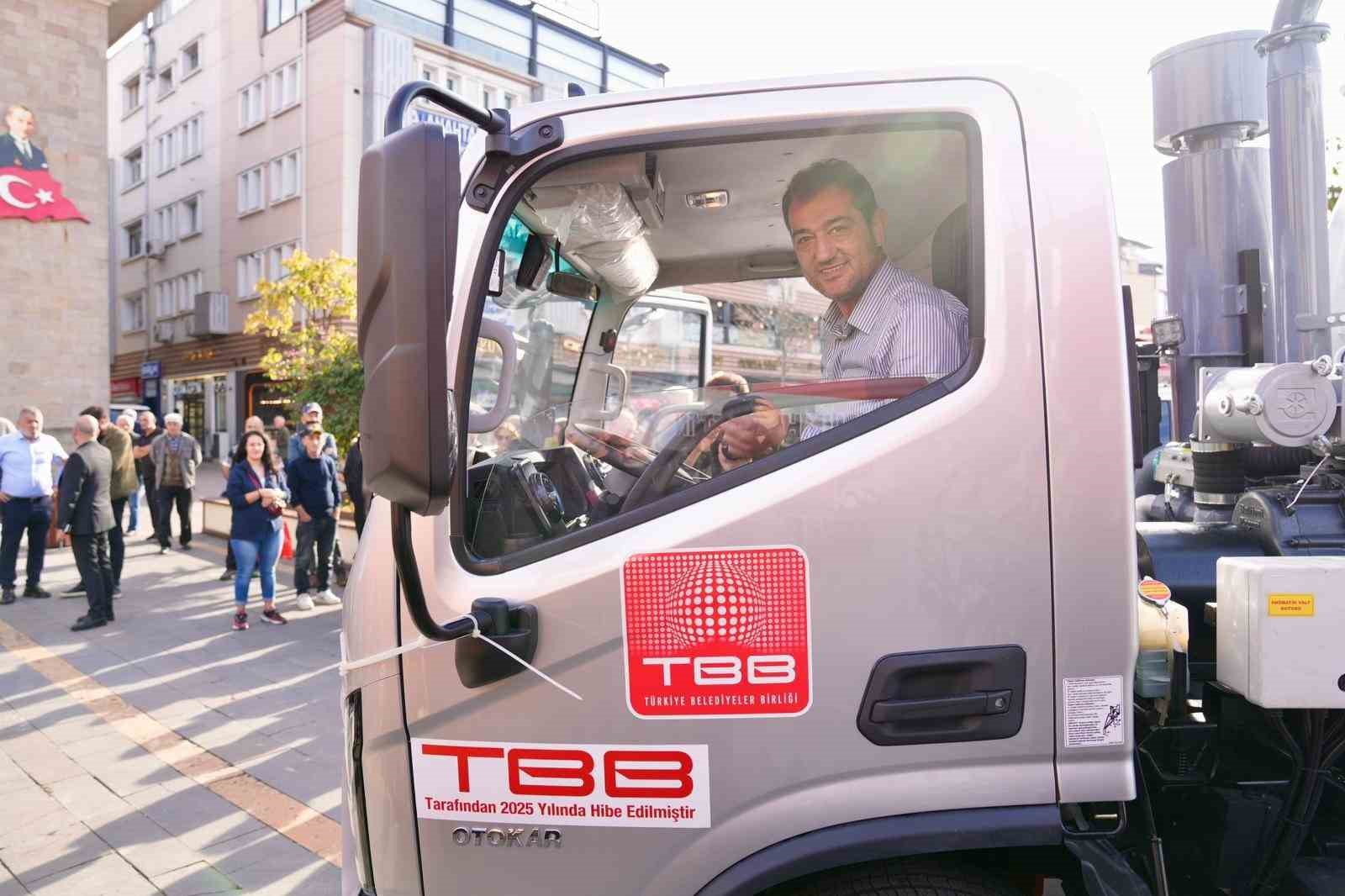 Giresun Belediyesi’ne çifte hibe: Japonya’dan kurtarma aracı, TBB’den vidanjör