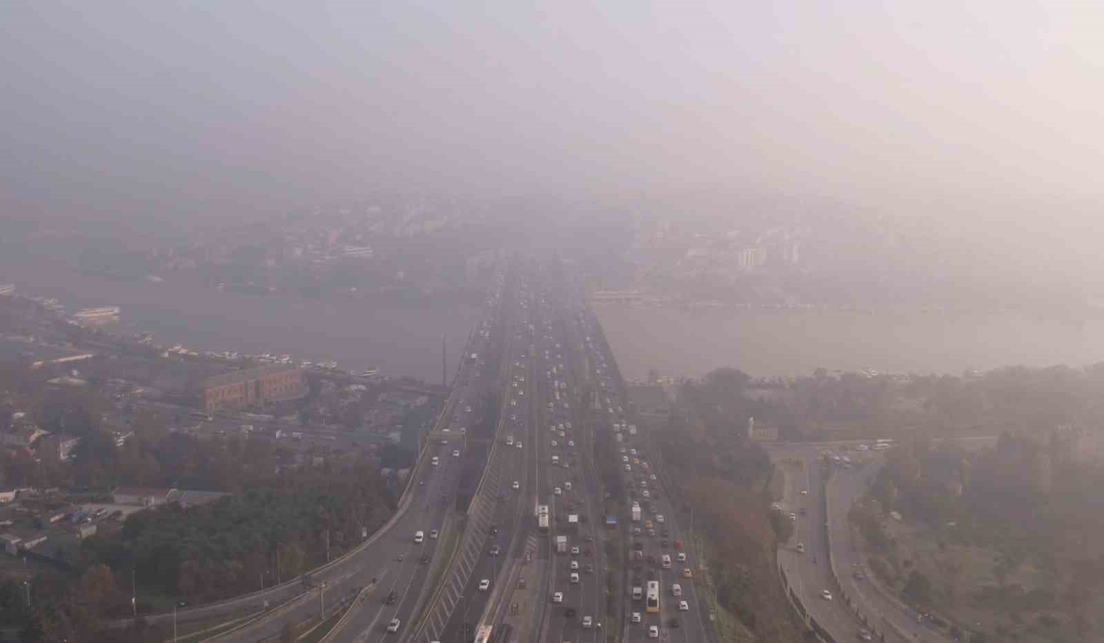 İstanbul’da etkili olan sis havadan görüntülendi
